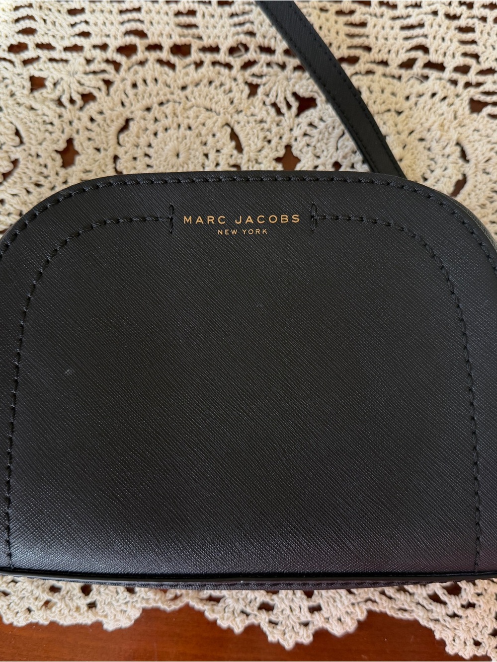 Marc Jacobs Black Crossbody Bag - Sleek Leather Shoulder Purse